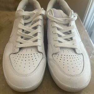 Nike sneaker size 10 white